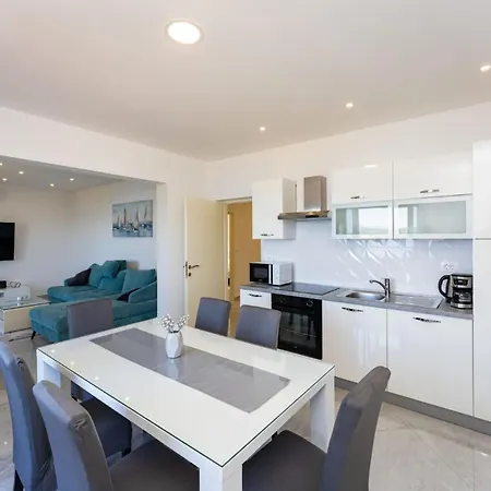 Villa Lorena Novigrad (Dalmatia)