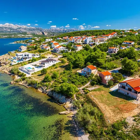 Lorena * Novigrad (Dalmatia)