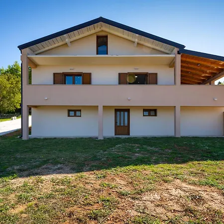 Villa Lorena Novigrad (Dalmatia)